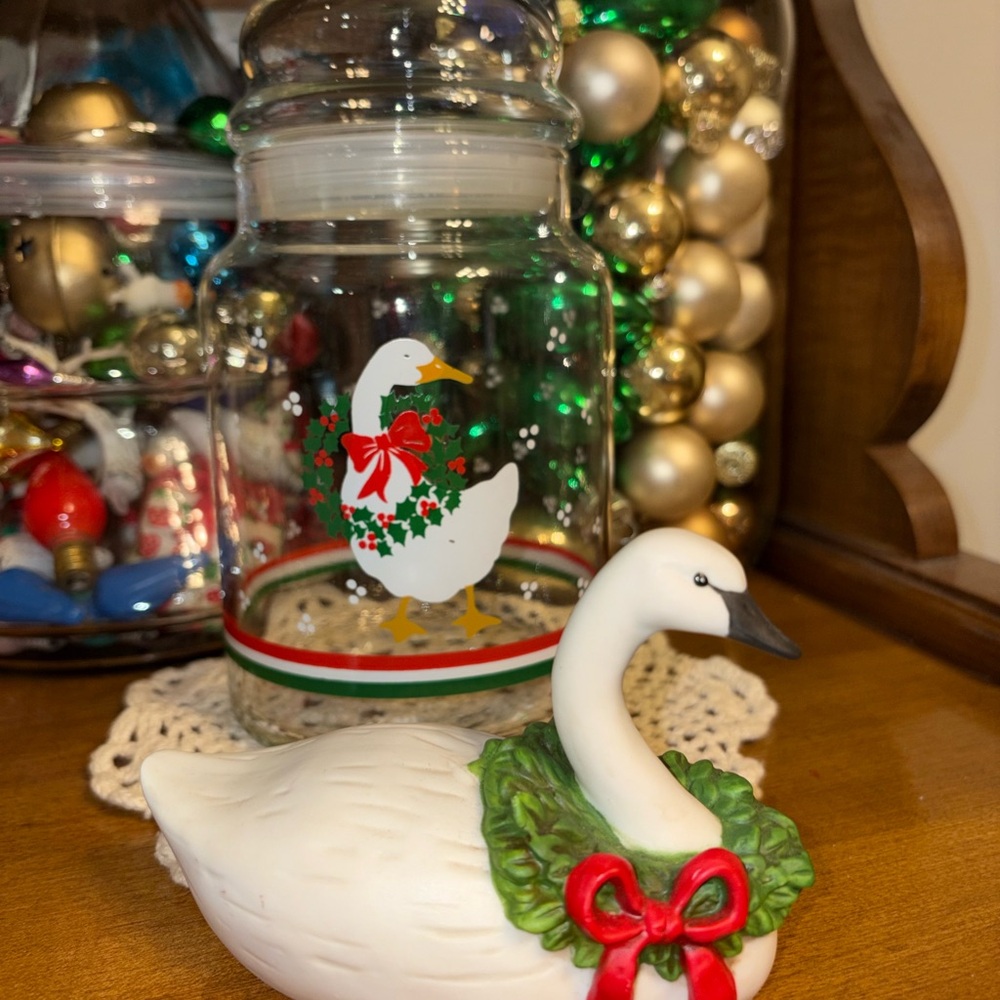 Vintage Christmas Duck jar and decor
